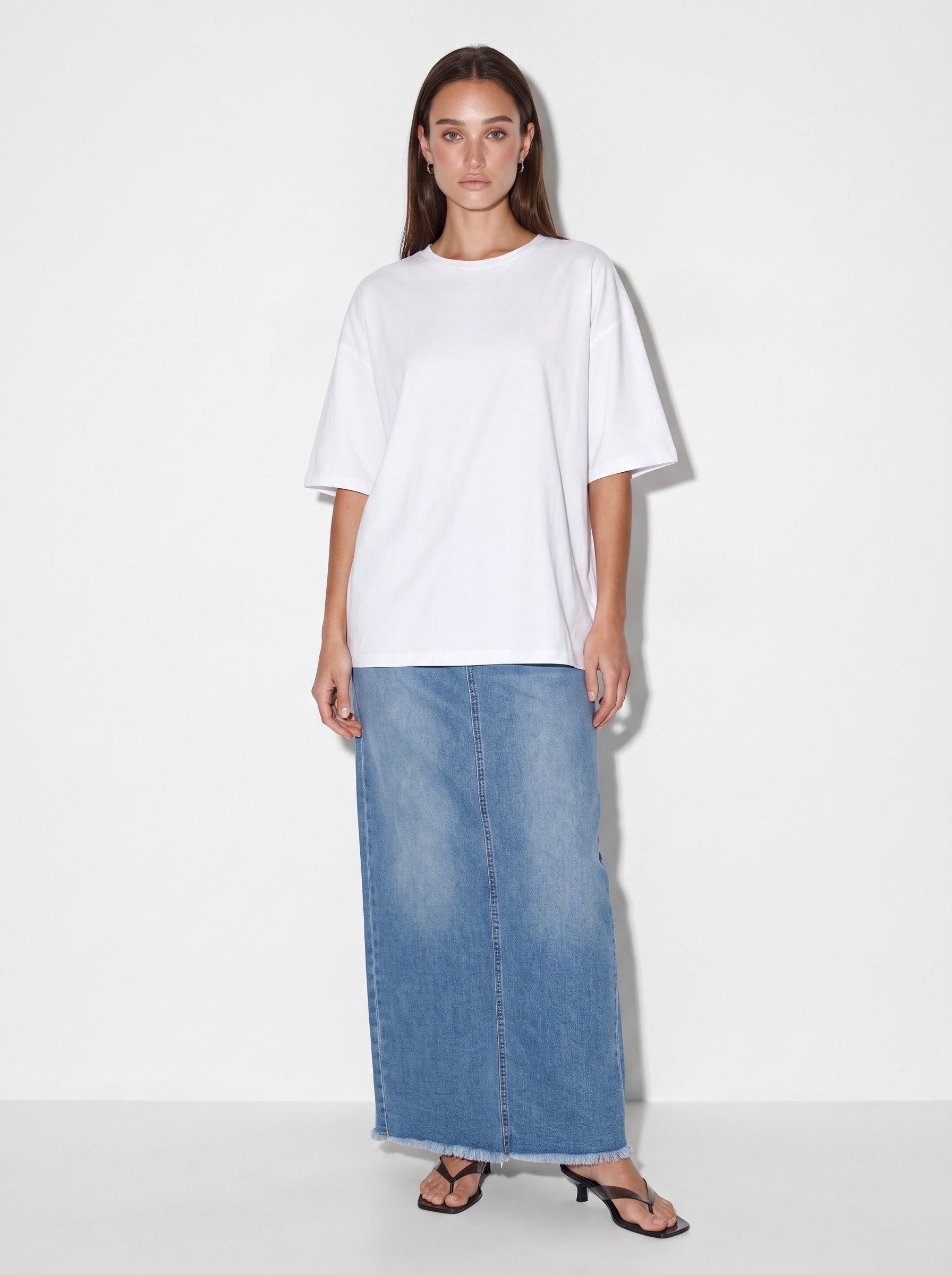 Shiran model skirt